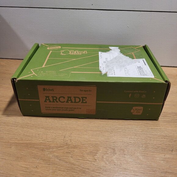 KIWI CRATE Arcade CREATE YOUR OWN Claw Machine Learning Kit - Picture 2 of 7